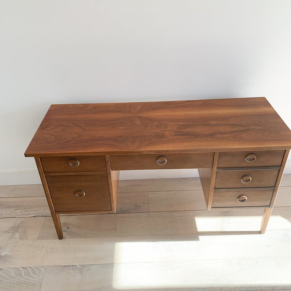 アメリカンインテリアデスク   Stanley Mid Century Desk by Stanley – Atomic Furnishing & Design