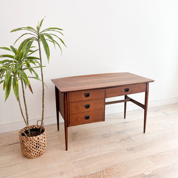 Mid Century Desk by Bassett – Atomic Furnishing & Design