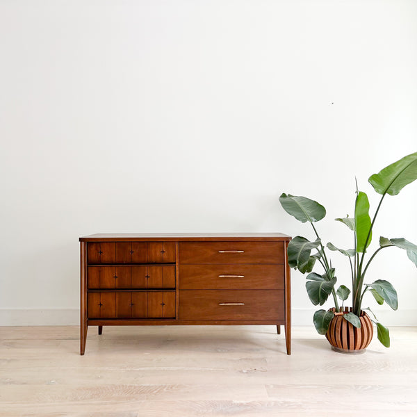 Broyhill Saga 6 Drawer Dresser Broyhill Saga 6 Drawer Dresser