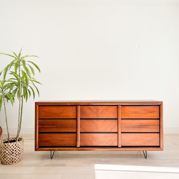 Lane 9 Drawer Dresser on Hairpin Legs Lane 9 Drawer Dresser on Hairpin Legs