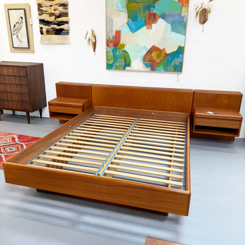 Nordisk Andels-Eksport Queen Bed w/ Nightstands