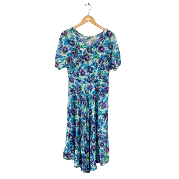 vintage 90s floral dress Rayon – Atomic Furnishing & Design Size:00 USA Multi-Color decorative buttons and large Pink Dresses For Bachelorette