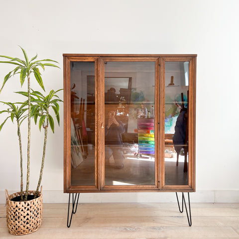 Petite Broyhill Brasilia Curio