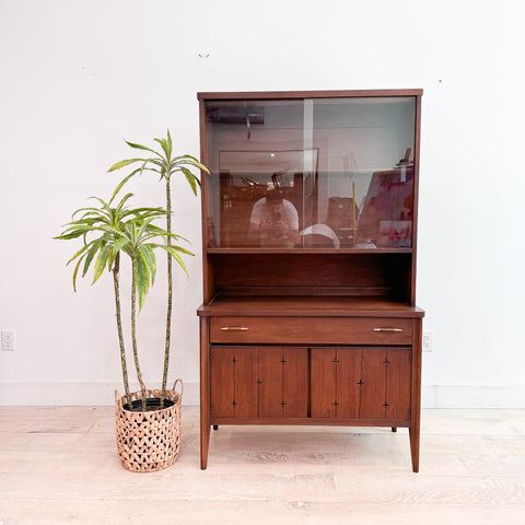 Broyhill Saga Hutch