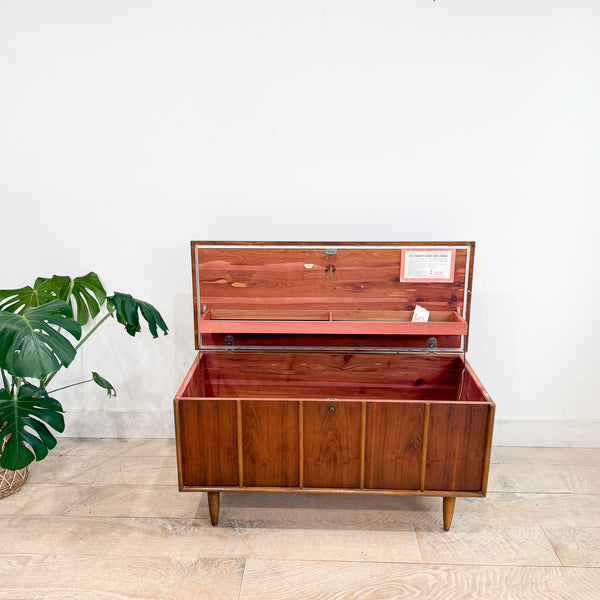 Lane Cedar Chest – Atomic Furnishing & Design