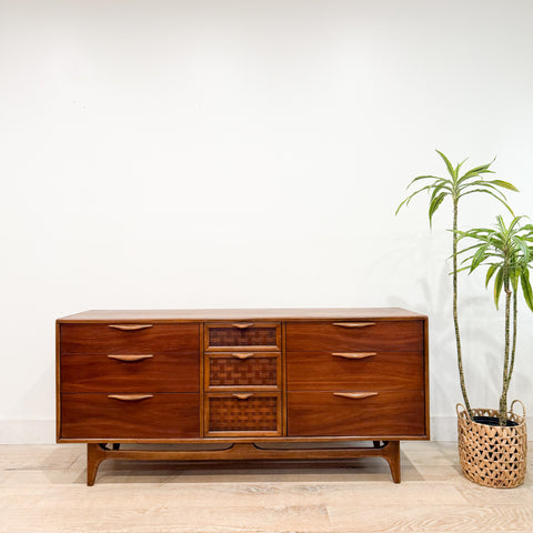 Lane Perception Low Dresser