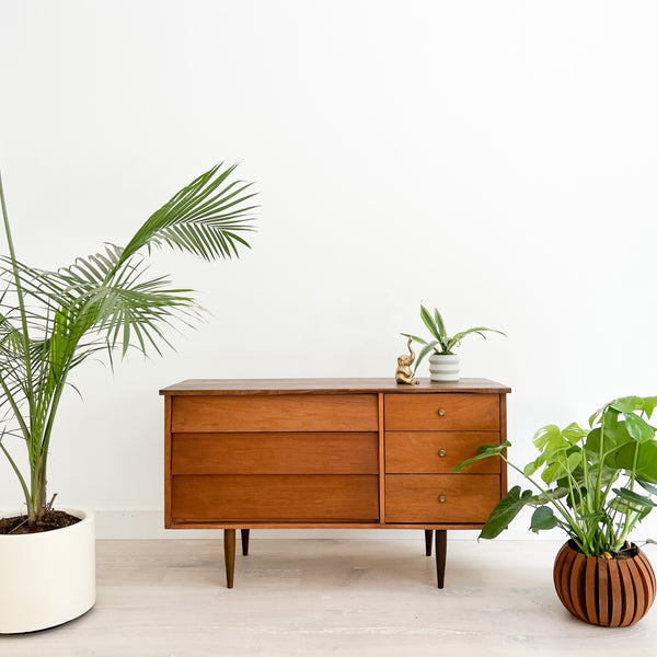 6 drawer mid century modern dresser Hackney Mid-Century Teak Wood Bedroom Double the dresser exudes the premium look of natural wood Harmony House 6 Drawer Dresser