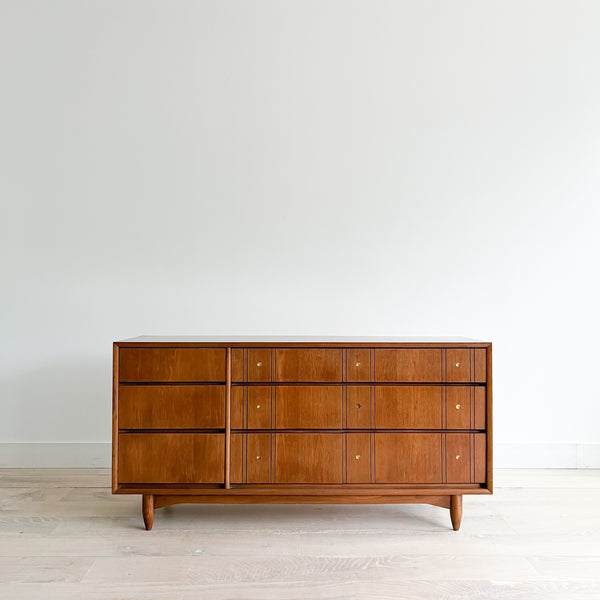 kroehler mid century modern dresser Kroehler Mid Century Modern Walnut Tallboy Dresser. Vintage MCM. Delivery Priced Separately