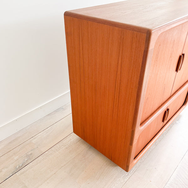 Dyrlund Media/Record Cabinet with Tambour Doors – Atomic