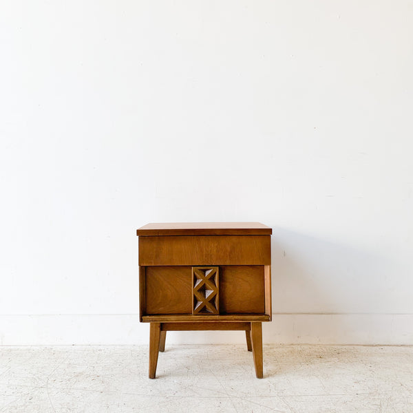 Mid Century Bassett Nightstand – Atomic Furnishing & Design