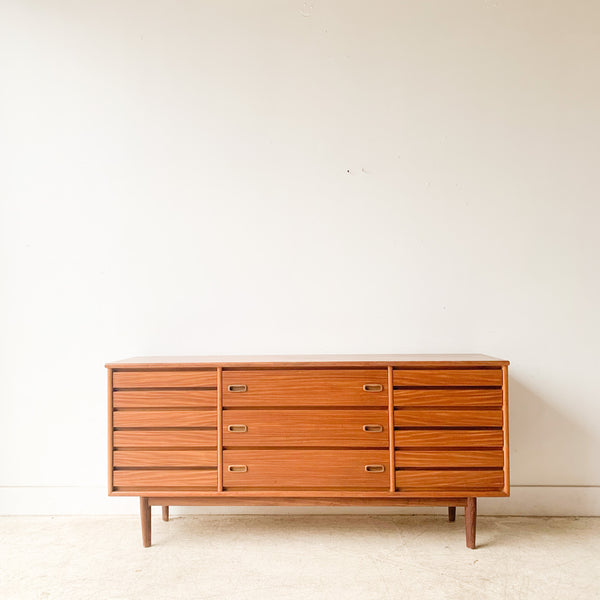 ミトラデッキ Distinctive 9 Drawer Dresser by Stanley – Atomic Furnishing & Design