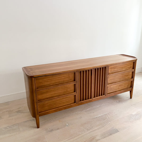 KZ194 ミッドセンチュリー　American of Martinsville American of Martinsville Low Dresser – Atomic Furnishing & Design