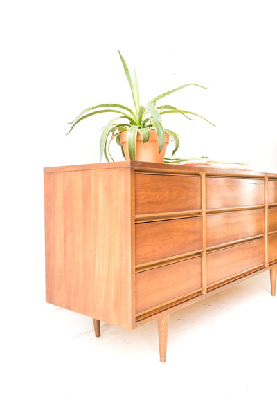 ヴィンテージチェスト　US vintage Harmony House Mid Century Modern Dresser | Harmony House Furniture
