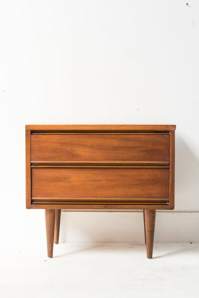 ヴィンテージチェスト　US vintage Harmony House Vintage Harmony House Solid Mahogany 4 Drawer Dresser - AptDeco