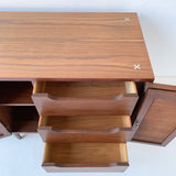 Mid Century Modern American of Martinsville Dresser