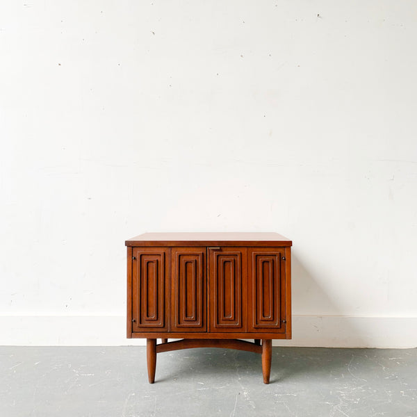 Broyhill Sculptra ヴィンテージ ナイトテーブル キャビネット Broyhill Sculptra Nightstand | eBay