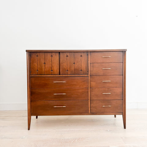 broyhill vintage mid century modern saga 5 drawer walnut dresser Broyhill Saga Walnut 9 Drawer Dresser, Circa 1960's