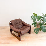 Scandinavian/Brasilian Style Tufted Chair