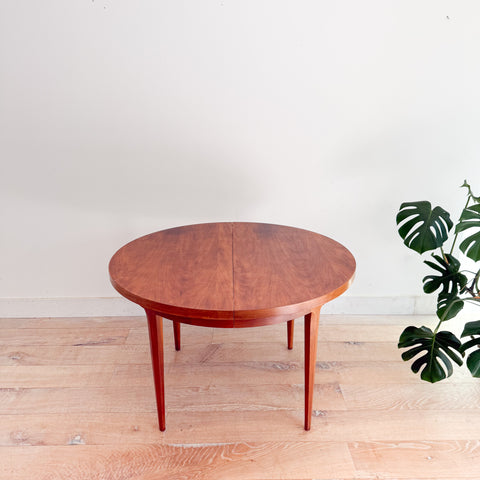 Walnut Dining Table w/ 4 Leaves