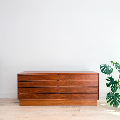 Westnofa Low Dresser