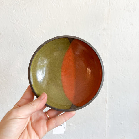 Shallow Bowl Brown Stoneware, Small - Ruby / Saffron