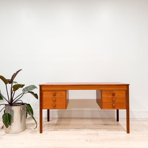 Domino Mobler Teak Desk