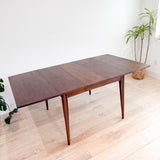 Broyhill Saga Dining Table w/ 1 Leaf