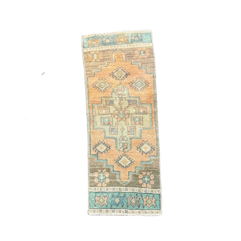 Vintage Turkish Rug - 1’1x2’10