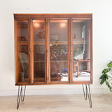 Broyhill Brasilia Curio Cabinet w/ Lights