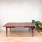 Broyhill Brasilia Dining Table w/ 2 Leaves