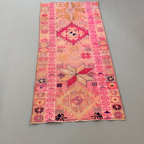 Vintage Pink Turkish Rug 5'1x2'7