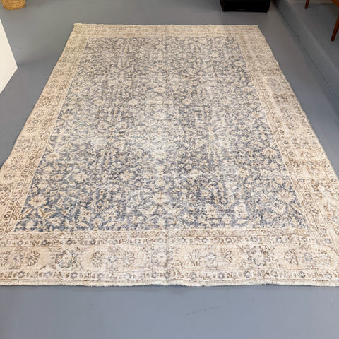 Turkish Rug - Beige/Blue - 6’8x9’8