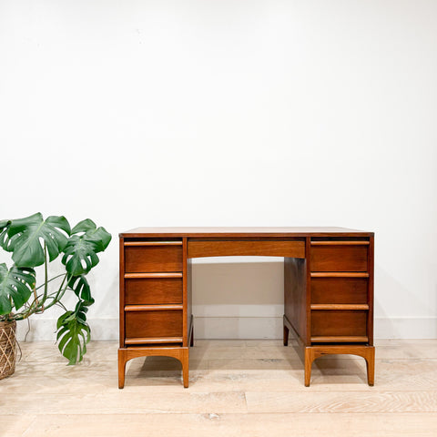 Lane Rhythm Desk w/ Finished Back