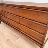 Lane Rhythm Low 9 Drawer Dresser