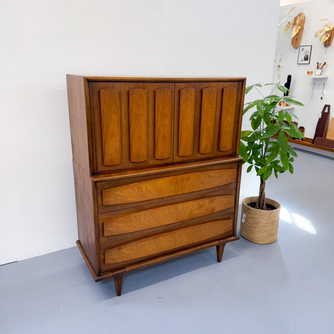 American of Martinsville Highboy Dresser – Atomic Furnishing & Design American of Martinsville Highboy Dresser – Atomic Furnishing & Design