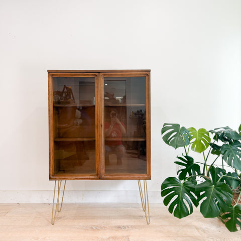 Broyhill Forward Curio Cabinet