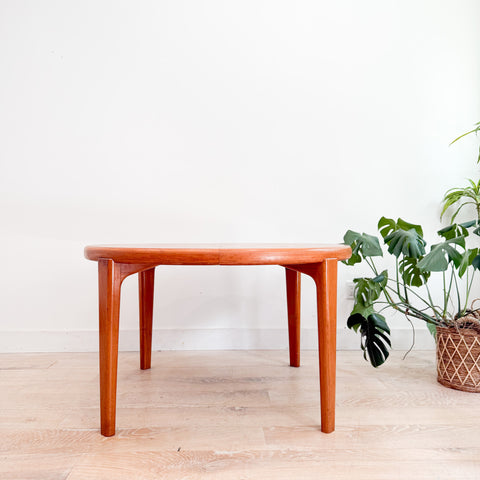 Danish Teak Round Dining Table w/ Sculpted Legs