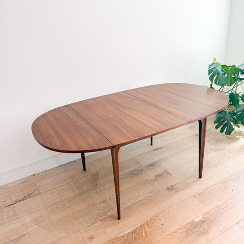Broyhill Brasilia Dining Table w/ 1 Leaf