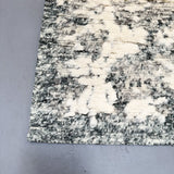 White/Grey Shag Rug - 5'1x6'11