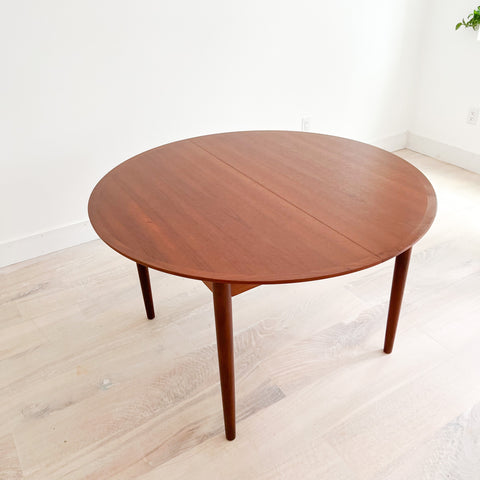 Danish Teak Round Dining Table w/ Butterfly Leaf