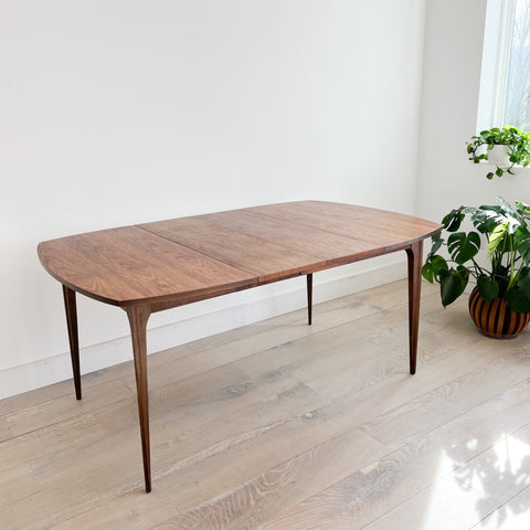 Broyhill Brasilia Dining Table w/ Leaves