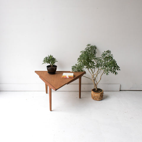 Triangle End Table – Atomic Furnishing & Design