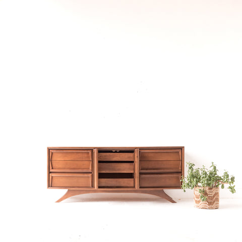 Mid Century Modern Kroehler Dresser