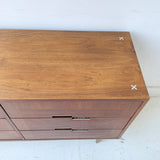 Mid Century Modern American of Martinsville Dresser