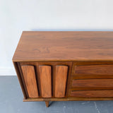 Mid Century Modern American of Martinsville Dresser