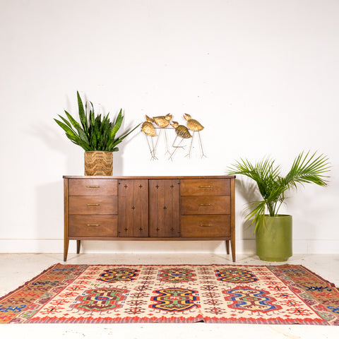 Broyhill Saga Dresser